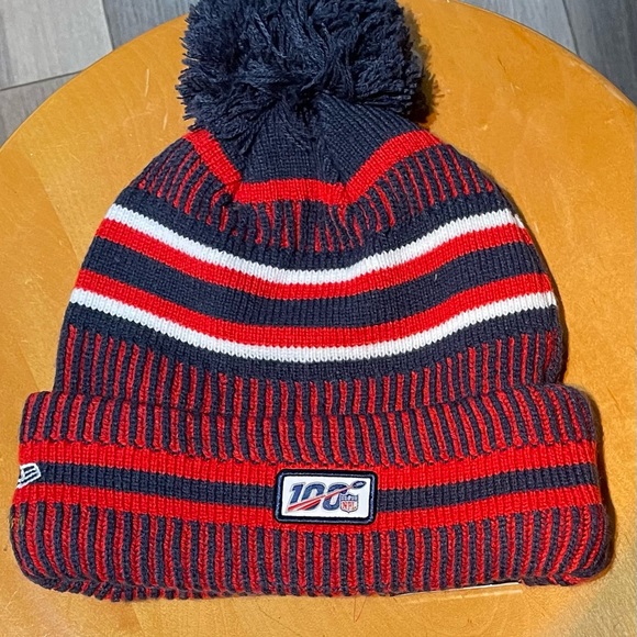 New New England Patriots Football New Era Tossle Beanie Hat - Picture 2 of 3